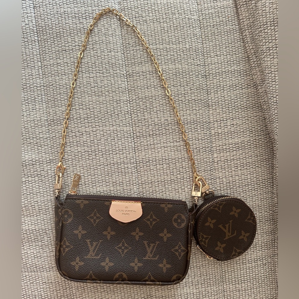 Shoulder bag